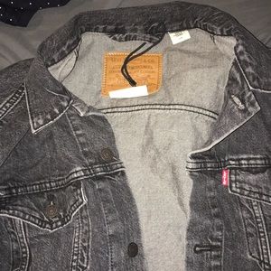 NWOT Men’s Levi jacket size large
